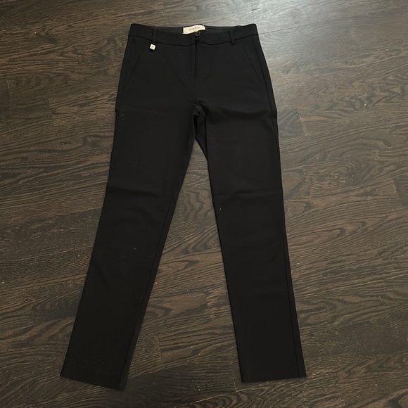 2 pinko pants ; black suit pants size 40 Italian and white jean pants Size 26 - Picture 3 of 3